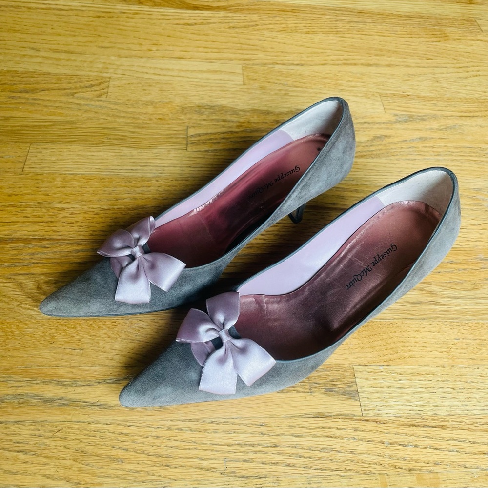 Giuseppe Mcquire size 37.5 (EU) in taupe suede with rose bow detail.